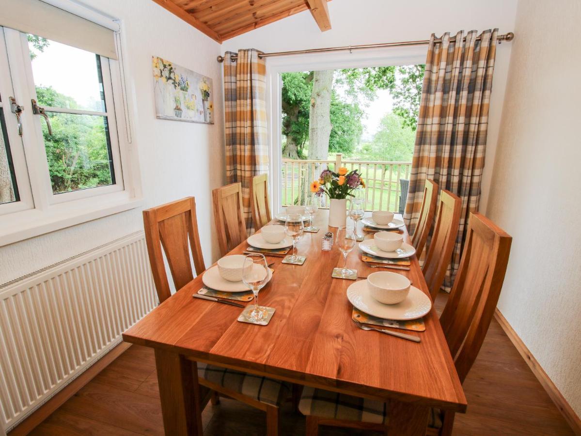 The Log Cabin Tenbury Wells Exterior foto